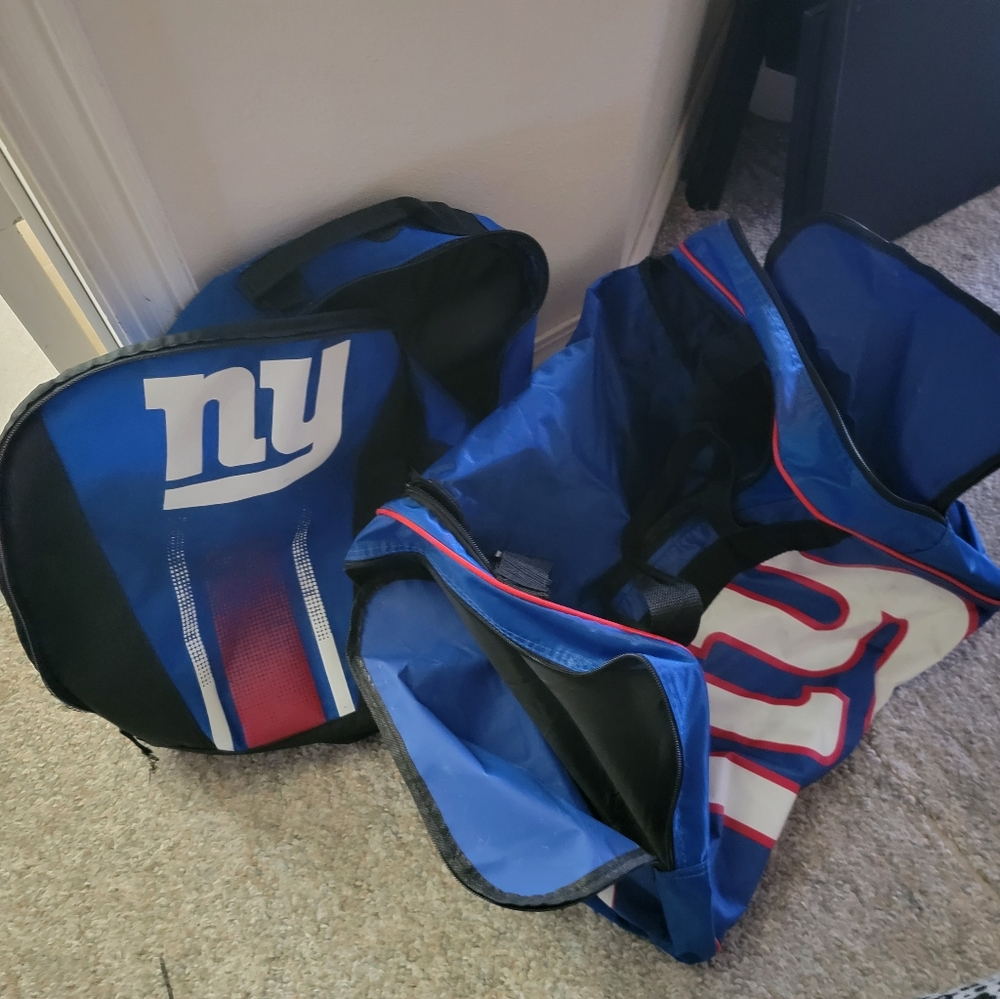 NFL Giants back and dufflebag